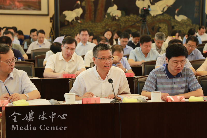 http:/wescms/sys/filebrowser/file.php?cmd=download&id=114634